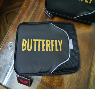 Bao vợt butterfly M5 viền vàng